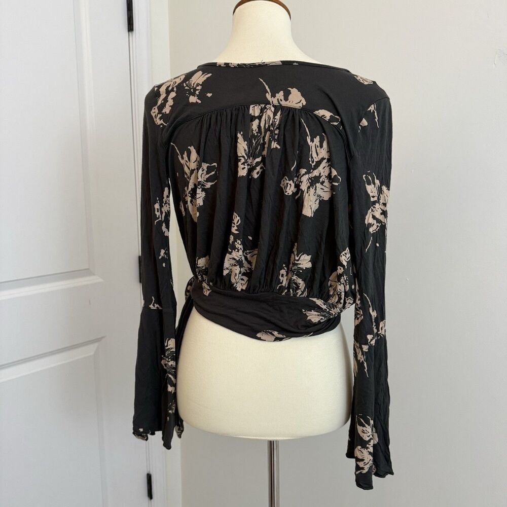 Free People Women's Fiona Floral Boho Black Wrap Blouse Size‎ XS Bell Sleeve - Picture 5 of 10